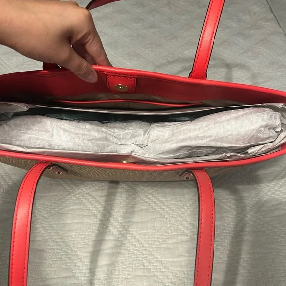 Michael kors purse - Picture 3 of 3